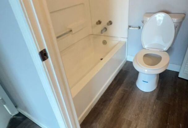 2 beds, 2 baths, 720 sqft, $1,150, Unit 306