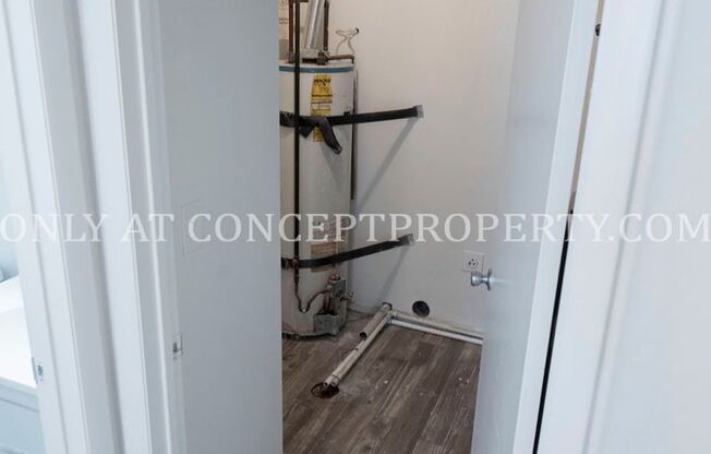 2 beds, 1 bath, 810 sqft, $1,299, Unit 34