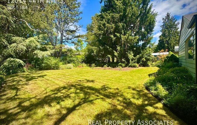 12014 44 AVE S