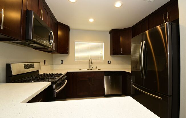 Live In The Heart Of Summerlin 2 Bed 2 Bath Condo!