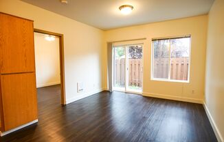 1 bed, 1 bath, $1,095, Unit C1