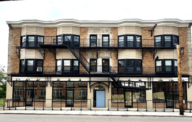 525 LARIMER AVE