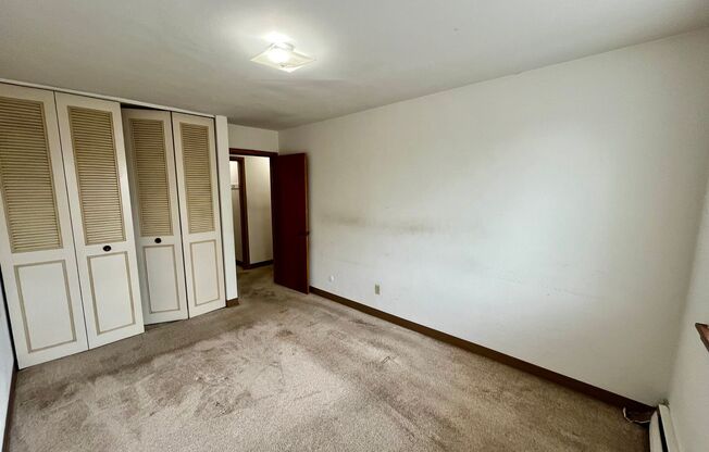 2 beds, 1 bath, $1,295, Unit 306