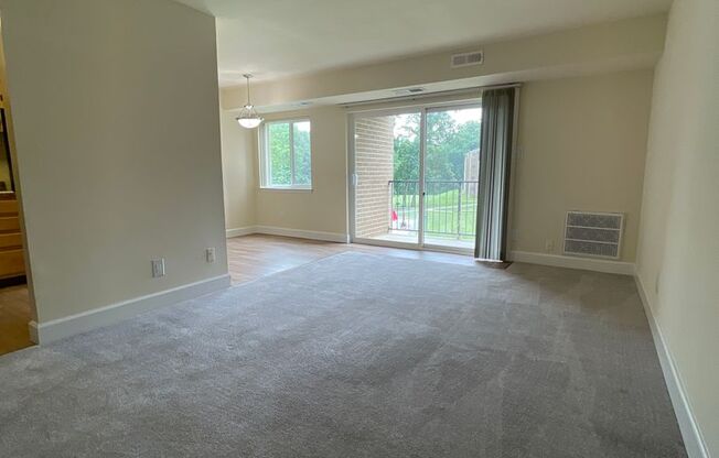 1 bed, 1 bath, 745 sqft, $1,750, Unit 14215 #203