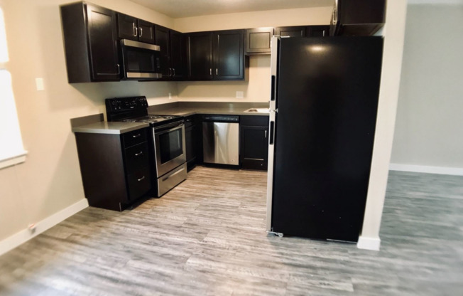 1 bed, 1 bath, 746 sqft, $825, Unit 109