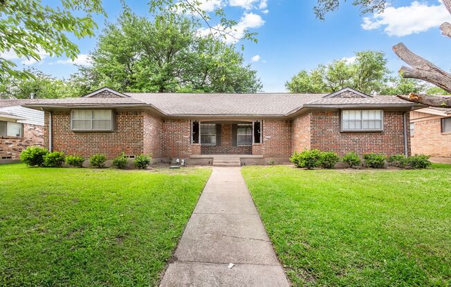 2 Bedroom 2 Bath with 1 Garage Space