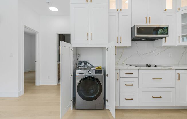 Modern Comfort: Beautiful Two-Bedroom ADU for Rent!