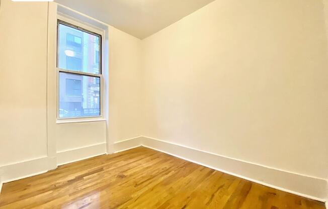 3 beds, 1 bath, $2,675, Unit 2