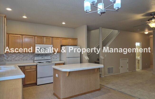 **Move In Special**Beaverton Convenience with Central AC & Attached Garage  Minutes to MAX, Costco, Nike & Parks