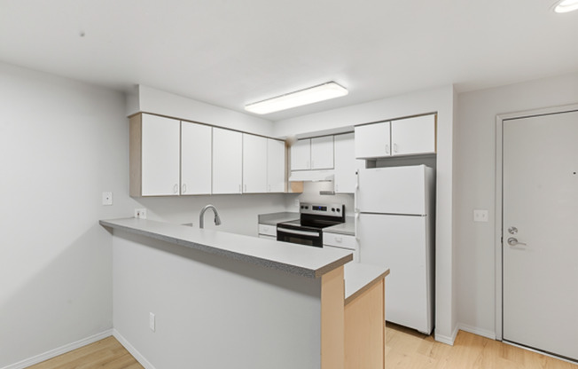 2 beds, 1 bath, 850 sqft, $2,350, Unit 104