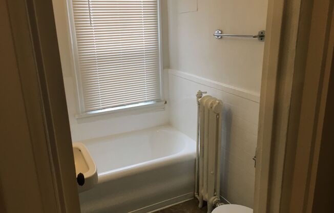 1 bed, 1 bath, 526 sqft, $1,225, Unit 7J
