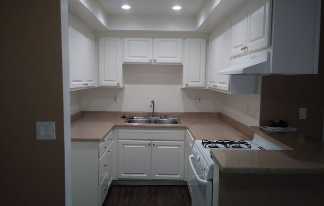 175 S. Rio Vista St 225 S. Rio Vista St