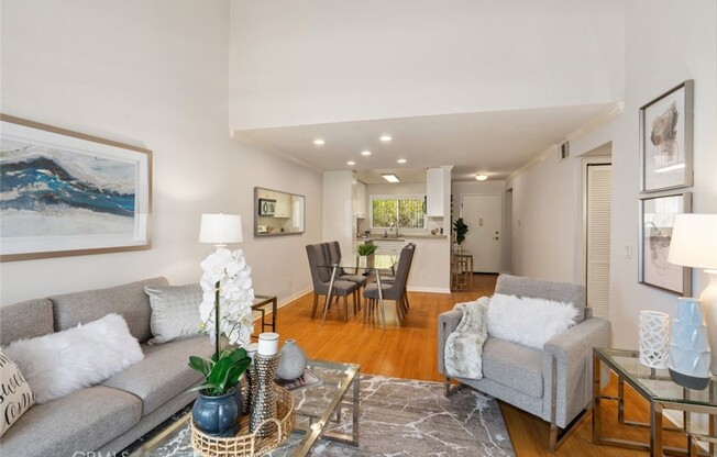 2 beds, 2 baths, 920 sqft, $2,800, Unit 331