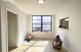 3 beds, 1 bath, $3,000, Unit 5