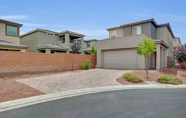 Summerlin gated community 4 bedroom 3 baths