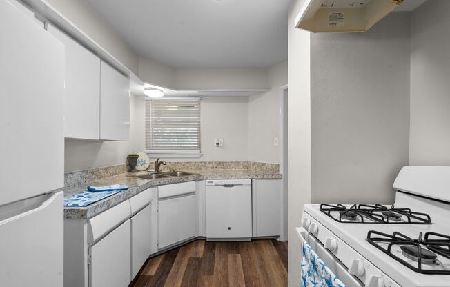 1 bed, 1 bath, 648 sqft, $1,075, Unit #4