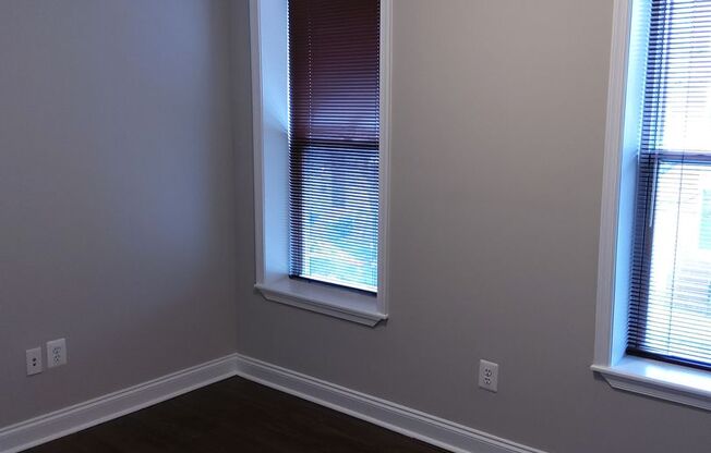 Ready to Move In 2 Bedroom near Ravens Stadium w/ Two Decks!