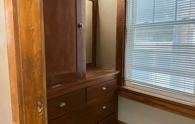 1 bed, 1 bath, 650 sqft, $850, Unit 519 S 18th St-6