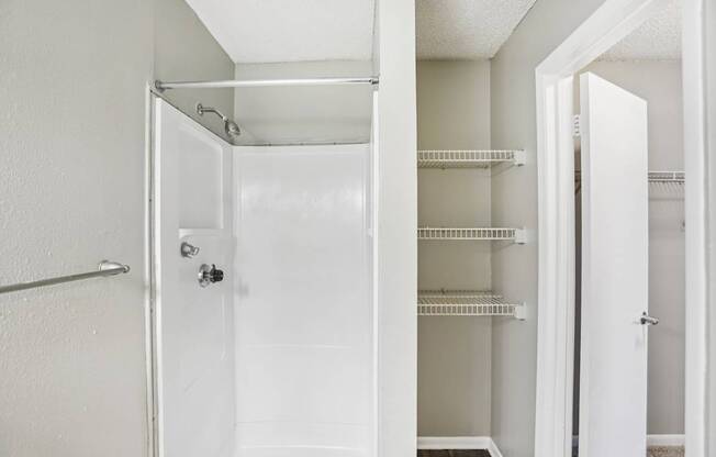 Standford Village Apartments in Norcross, GA Bathroom