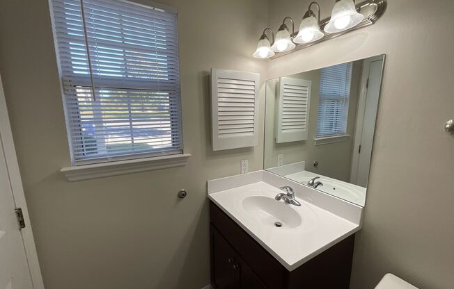 2 beds, 2 baths, 1,190 sqft, $1,550, Unit 2708-3 - Remodel