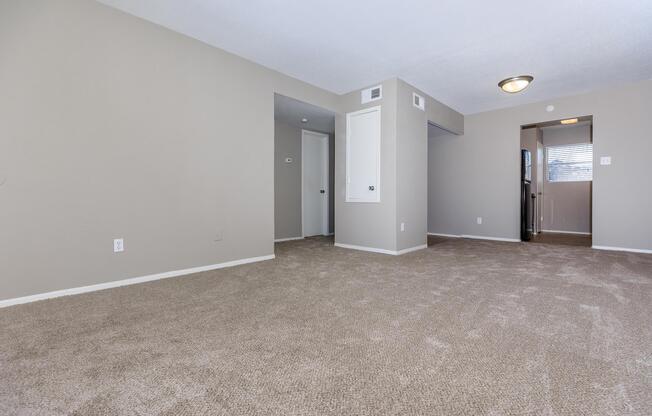 2 beds, 1 bath, 851 sqft, $879