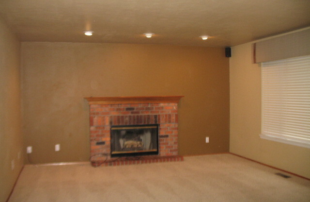 4 beds, 2.5 baths, $2,995