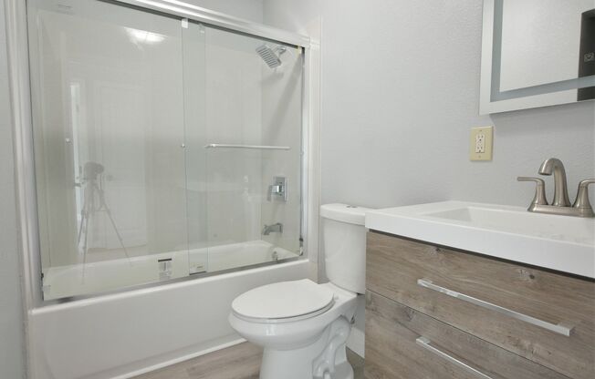 Completely Remodeled 1 Bedroom 1 Bath Campbell Apartment Just Steps from Whole Foods!