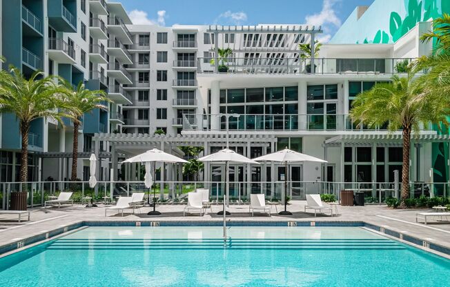 Avery Dania Pointe Apartments