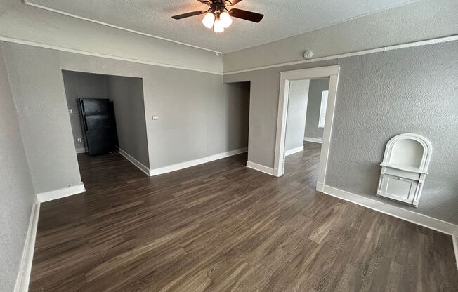 1409 West Woodlawn Avenue