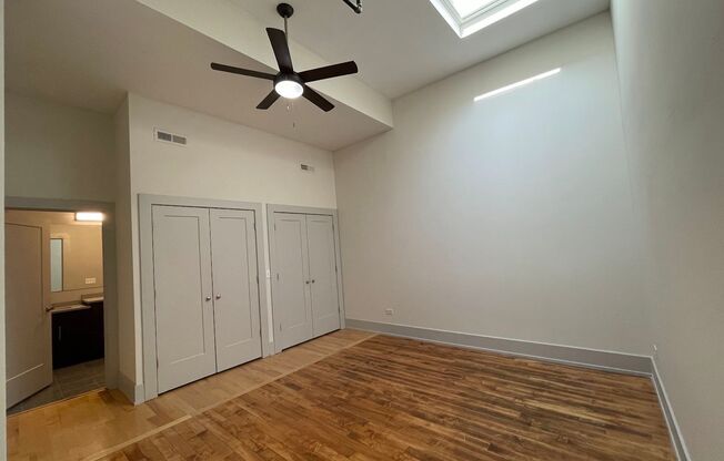 4 beds, 2 baths, 1,900 sqft, $3,695, Unit 1432-306