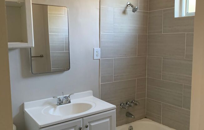 7306-7312  Neo St