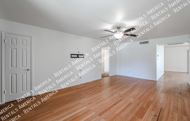 1944 E RICHARDS DR