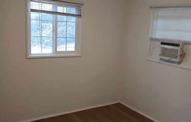 2 beds, 1 bath, $2,100, Unit 389