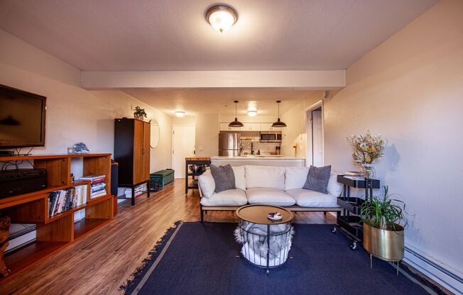 1 bed, 1 bath, $2,000, Unit UNIT 39 2