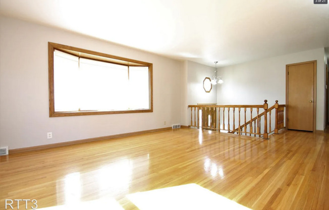 4 Bedroom / 3 Bath Home off of 72nd and Grover WESTSIDE School District!
