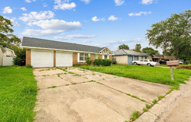 700 MEADOWGLEN DR
