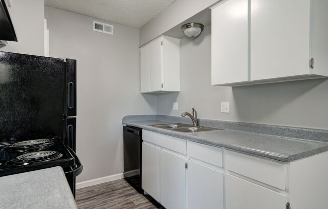 2 beds, 1 bath, 820 sqft, $825, Unit 122