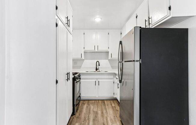 2 beds, 1 bath, 750 sqft, $1,698, Unit 113