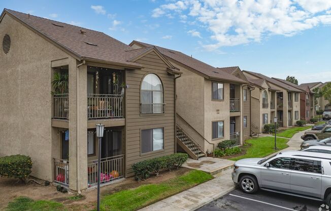 2 beds, 2 baths, 920 sqft, $2,320, Unit 194