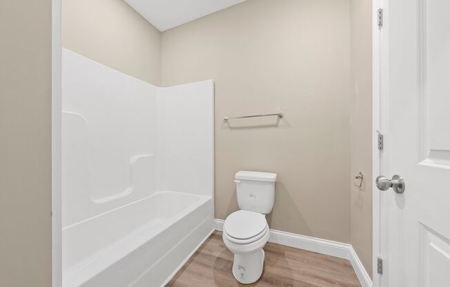 2 beds, 1 bath, 939 sqft, $900, Unit 137