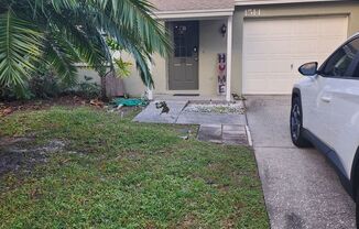 Charming 2BR Townhome in Largo