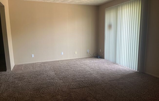 1 bed, 1 bath, 850 sqft, $1,075, Unit 10-21