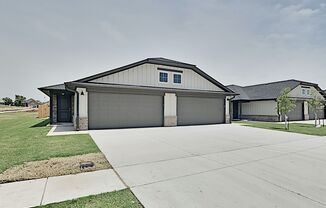 2 Bedroom 2 Bathroom Duplex with 2 Car Garage Duplex with upgrades close to Broadway Extension, a short distance from Edmond and easy access to downtown OKC