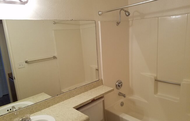 2 beds, 2 baths, 1,040 sqft, $1,610, Unit 214