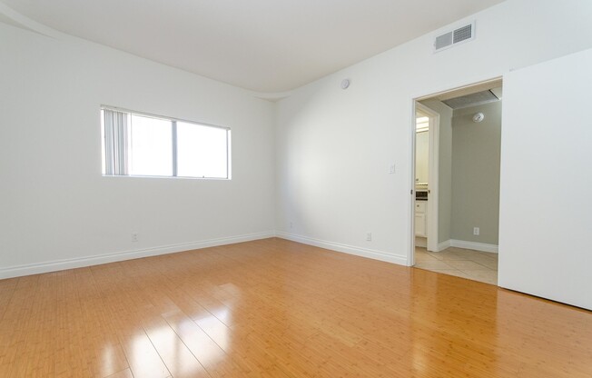 1 bed, 1 bath, 835 sqft, $2,650, Unit 107