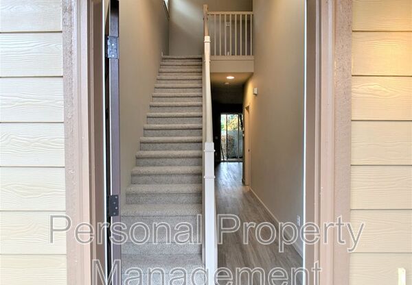 12020 NE 40 CIR