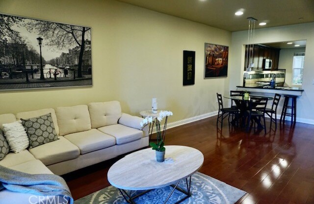 2 beds, 2 baths, 1,090 sqft, $4,600, Unit 120