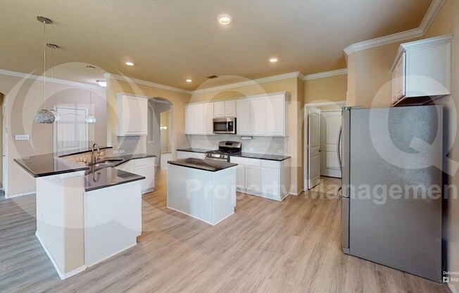 400 PLUM CT