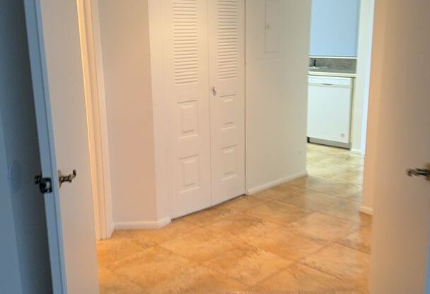 2 beds, 2 baths, $1,350, Unit # #J 102