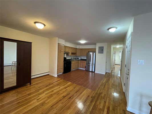 3 beds, 2 baths, 900 sqft, $3,200, Unit 2